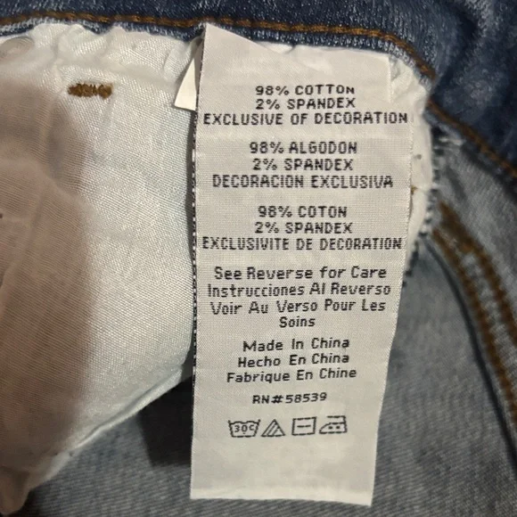 STS Blue Distressed Denim Shorts with Pom-Poms New with tags size 29 - Picture 9 of 10